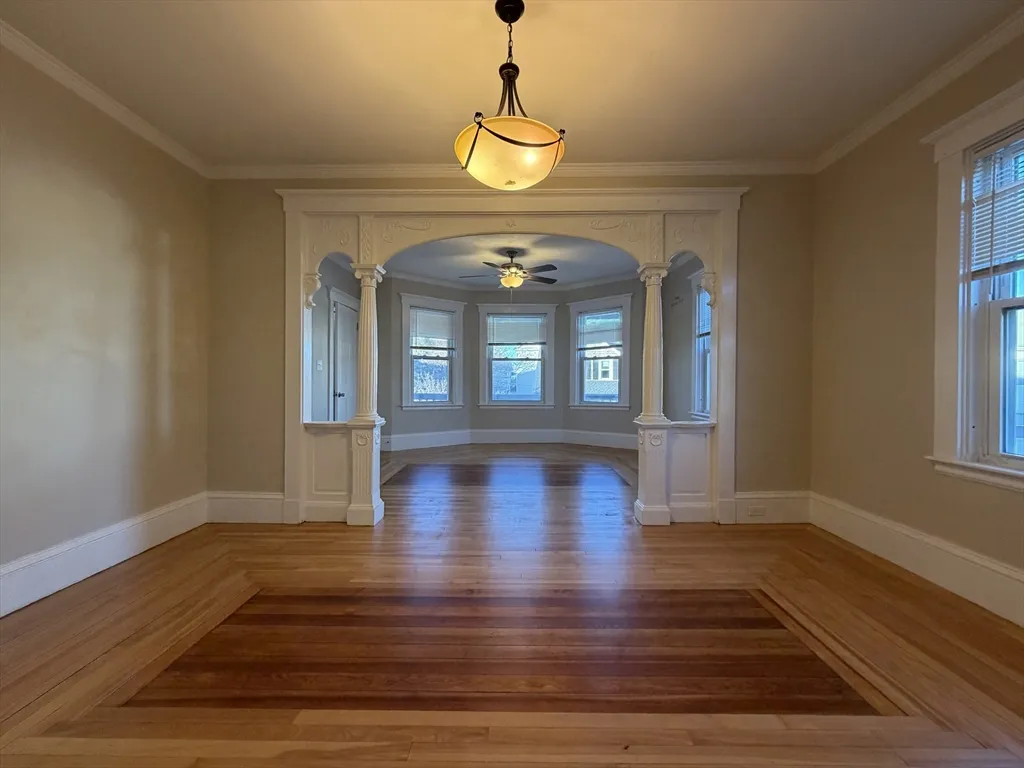 1 bed, 1 bath apartment for rent at 320-322 Wood St Unit 2, New Bedford — photo 3 of 23