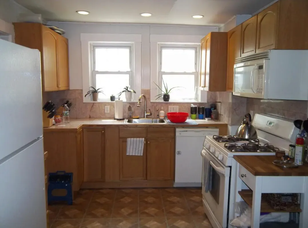 2 bed, 2 bath apartment for rent at 321 Alewife Brook Pkwa Unit 1, West Somerville — photo 2 of 13