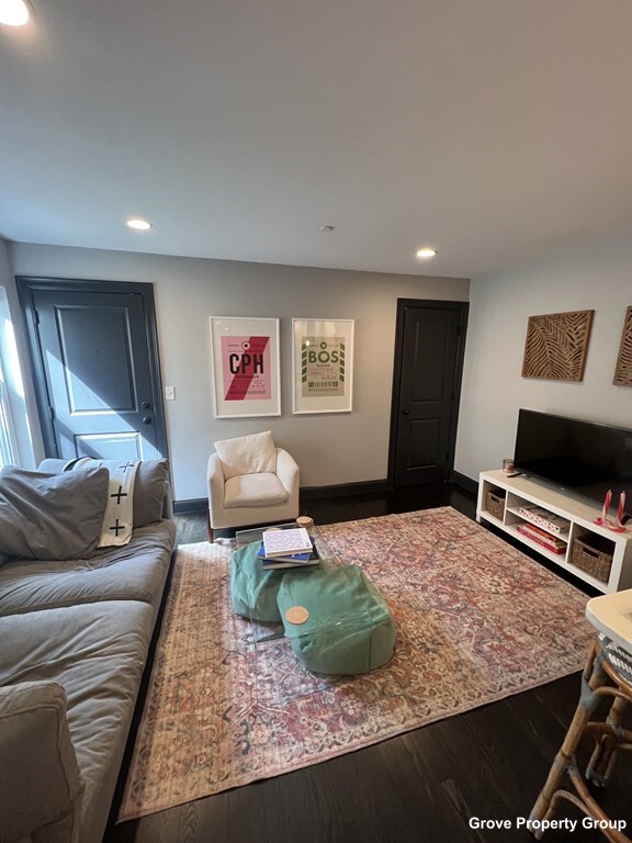 4 bed, 2 bath apartment for rent at 321 Dorchester Ave Unit 3, South Boston — photo 4 of 11