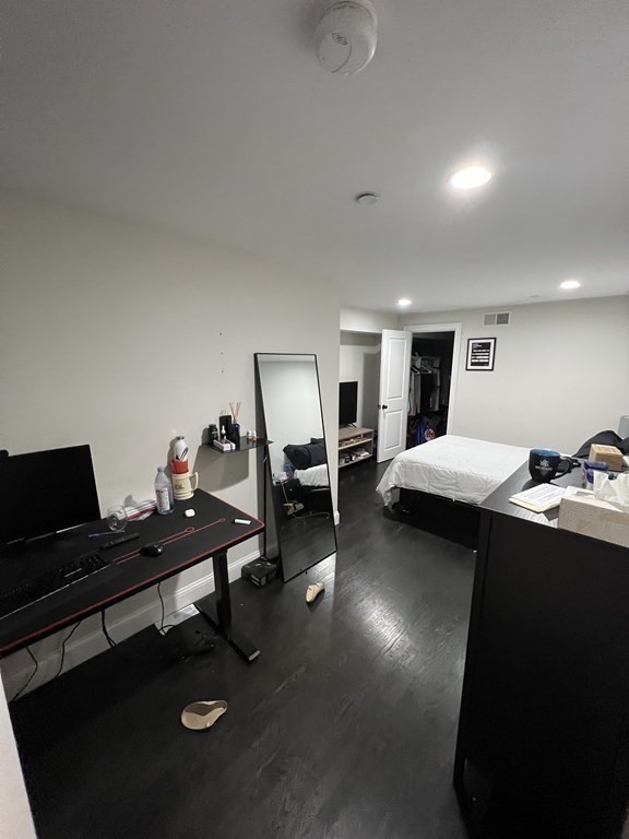 4 bed, 2.5 bath apartment for rent at 321 Dorchester St Unit 1, South Boston — photo 9 of 13