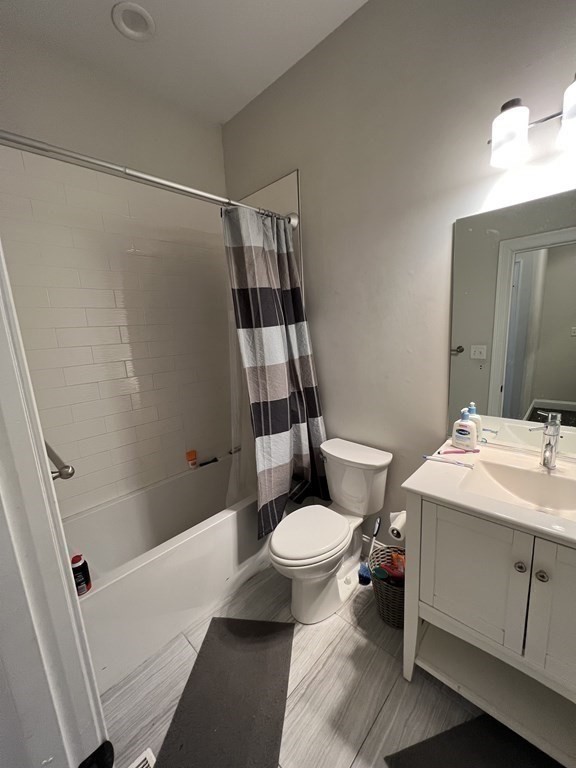 4 bed, 2.5 bath apartment for rent at 321 Dorchester St Unit 1, South Boston — photo 13 of 13