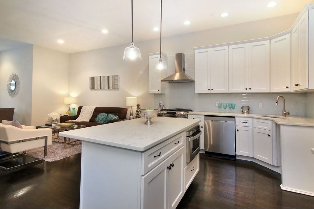 4 bed, 2.5 bath apartment for rent at 321 Dorchester St Unit 1, South Boston
