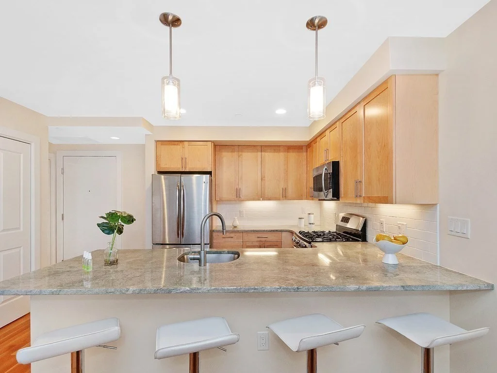 2 bed, 2 bath apartment for rent at 321 Hammond Pond Pkwy Unit 106, Chestnut Hill — photo 7 of 30