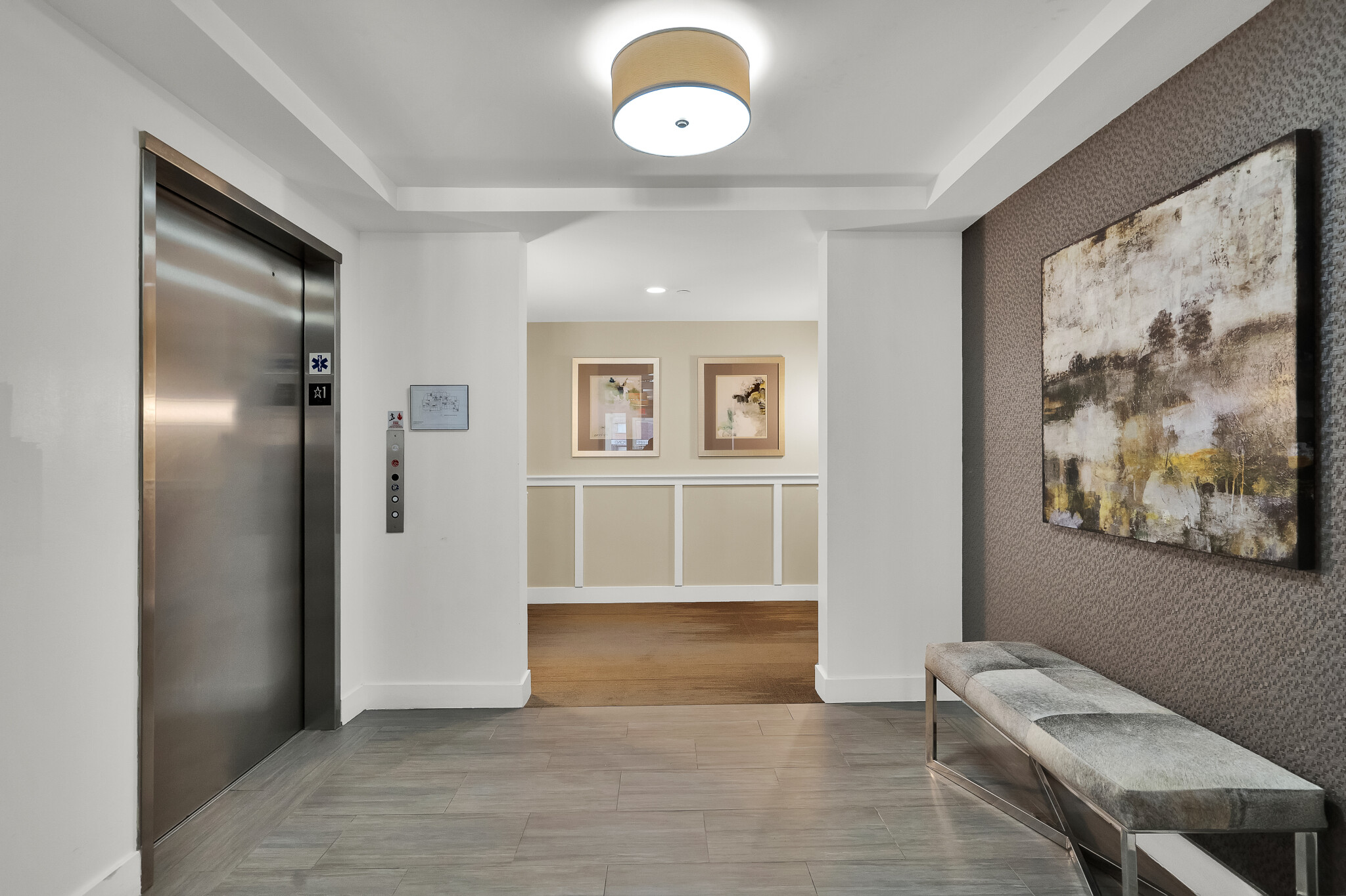 2.5 bed, 2.5 bath apartment for rent at 321 Hammond Pond Pkwy Unit 301, Chestnut Hill — photo 3 of 16
