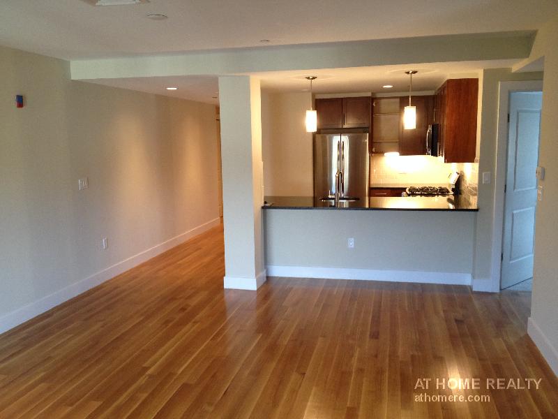 2.5 bed, 2.5 bath apartment for rent at 321 Hammond Pond Pkwy Unit 301, Chestnut Hill — photo 5 of 16