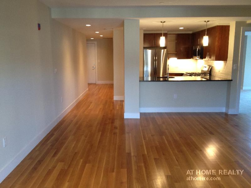 2.5 bed, 2.5 bath apartment for rent at 321 Hammond Pond Pkwy Unit 301, Chestnut Hill — photo 4 of 16