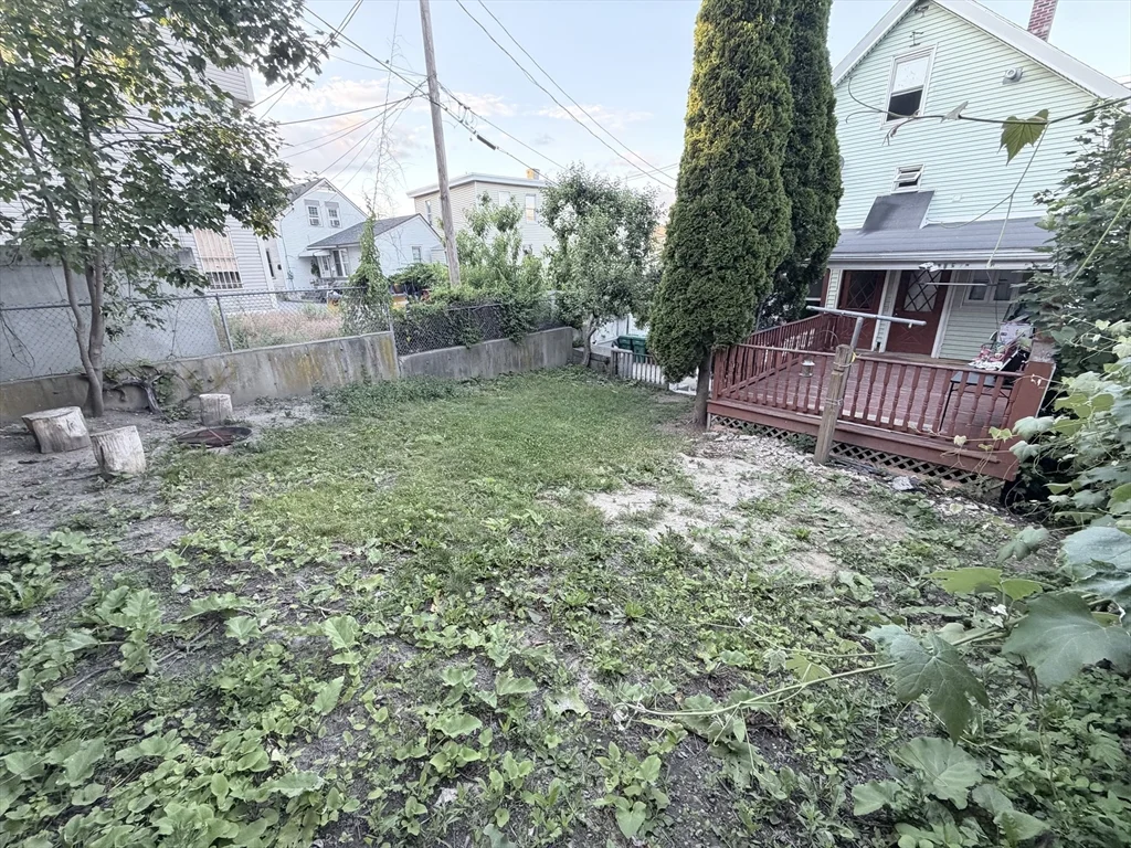 2 bed, 1 bath apartment for rent at 321 Lawrence St Unit 3, Lowell — photo 8 of 8