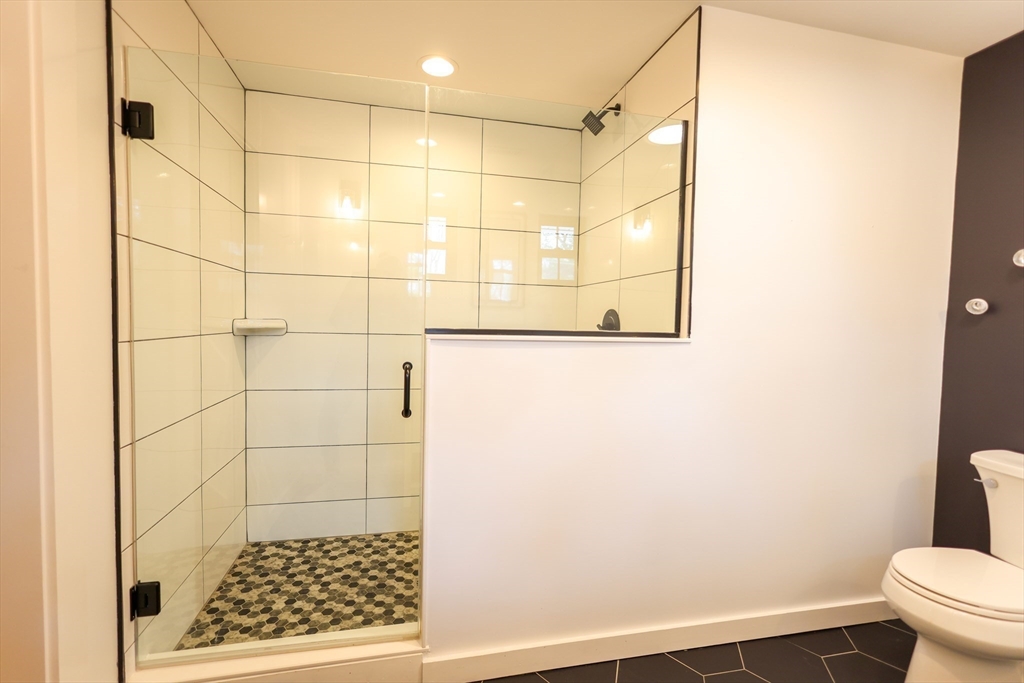 3 bed, 2 bath apartment for rent at 321 Nichols St Unit 0, Norwood — photo 20 of 38