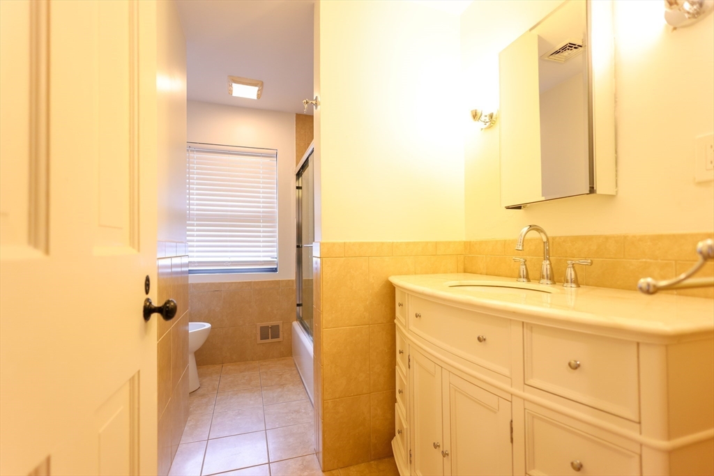 3 bed, 2 bath apartment for rent at 321 Nichols St Unit 0, Norwood — photo 22 of 38