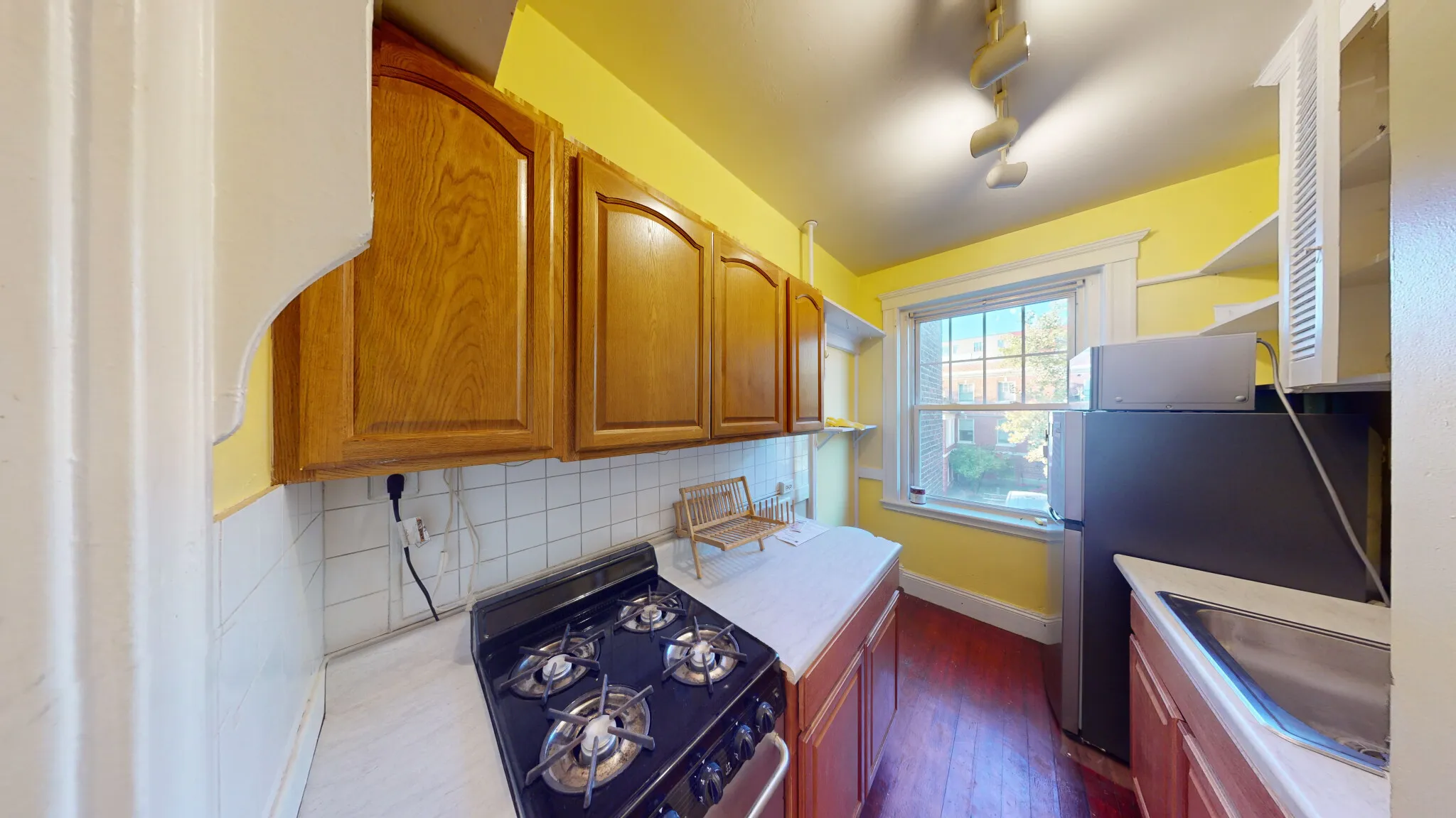 2 bed, 1 bath apartment for rent at 321 Huntington Ave Unit 8, Jamaica Plain — photo 3 of 14