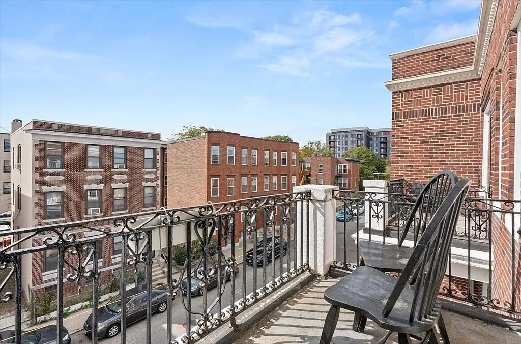 2 bed, 1 bath apartment for rent at 321 Summit Ave Unit 202, Brighton — photo 6 of 9