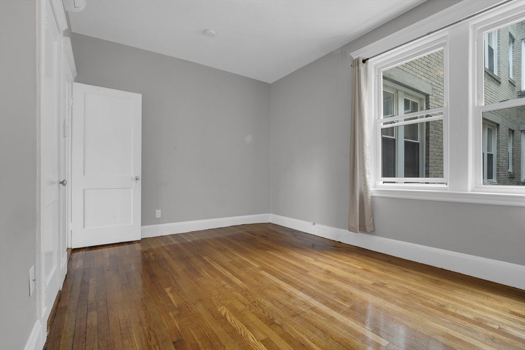 2 bed, 1 bath apartment for rent at 321 Summit Ave Unit 304, Brighton — photo 4 of 8