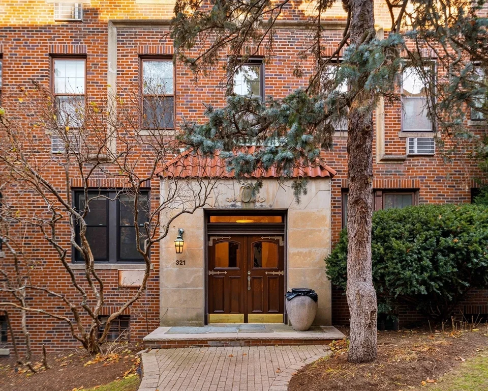 3 bed, 2 bath apartment for rent at 321 Tappan St Unit 1, Aspinwall Hill — photo 19 of 19
