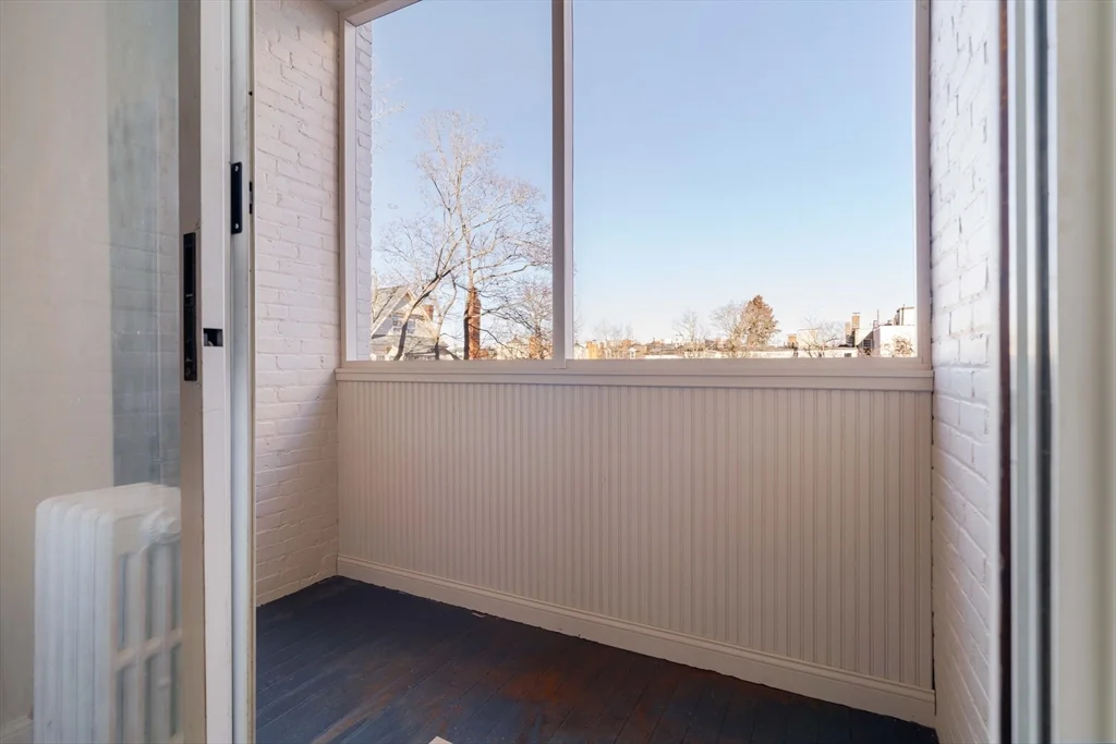 3 bed, 2 bath apartment for rent at 321 Tappan St Unit 1, Aspinwall Hill — photo 9 of 19