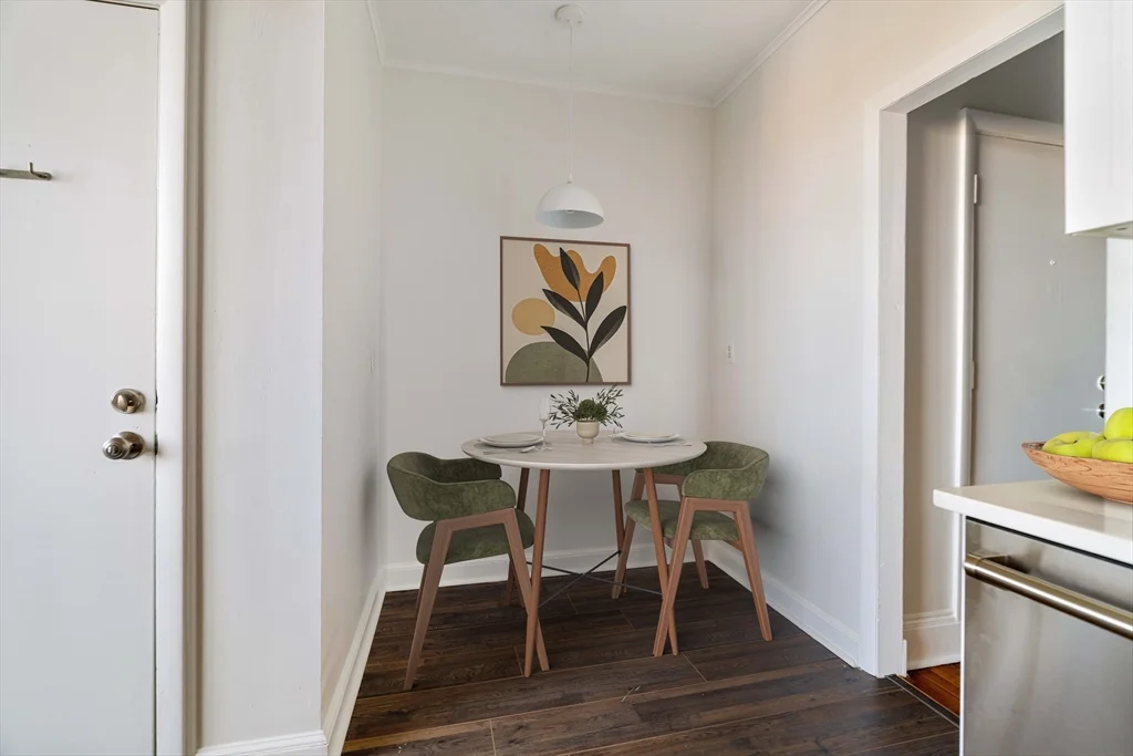 3 bed, 2 bath apartment for rent at 321 Tappan St Unit 1A, Aspinwall Hill — photo 8 of 19