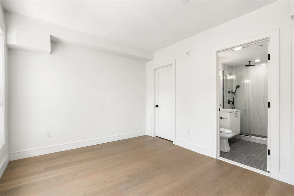 3 bed, 3 bath apartment for rent at 321 W Broadway Unit 1, South Boston — photo 13 of 33