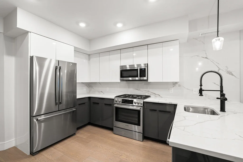 3 bed, 3 bath apartment for rent at 321 W Broadway Unit 1, South Boston