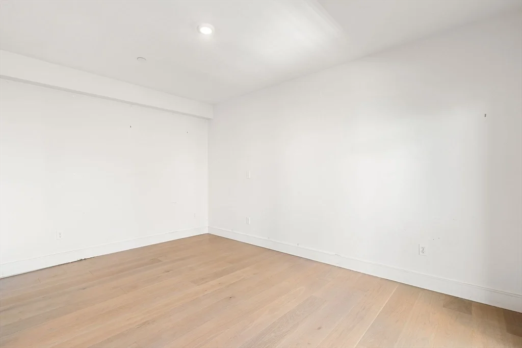 3 bed, 3 bath apartment for rent at 321 W Broadway Unit 1, South Boston — photo 19 of 33