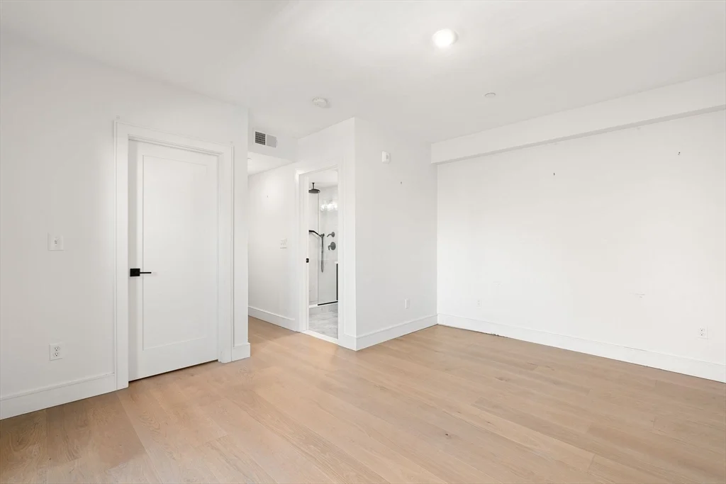 3 bed, 3 bath apartment for rent at 321 W Broadway Unit 1, South Boston — photo 20 of 33