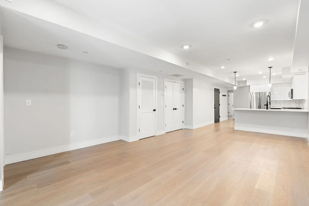 3 bed, 3 bath apartment for rent at 321 W Broadway Unit 1, South Boston — photo 9 of 33