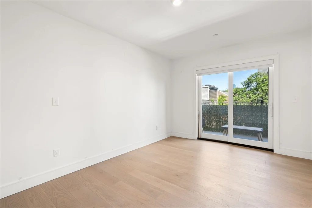 3 bed, 3 bath apartment for rent at 321 W Broadway Unit 1, South Boston — photo 18 of 33