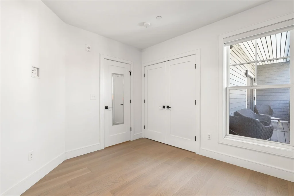 3 bed, 3 bath apartment for rent at 321 W Broadway Unit 1, South Boston — photo 24 of 33