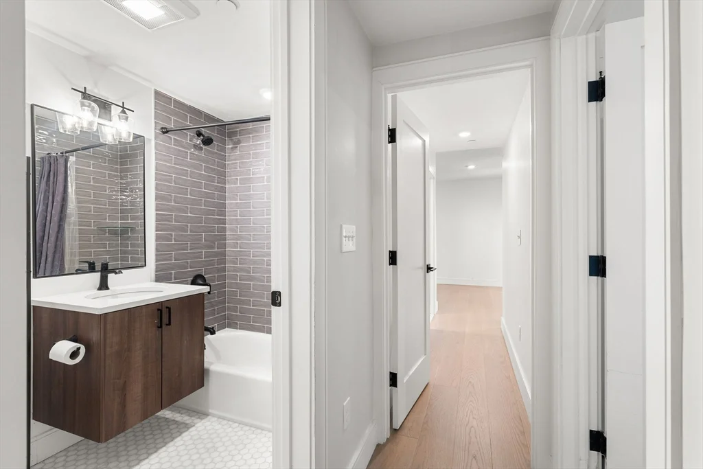 3 bed, 3 bath apartment for rent at 321 W Broadway Unit 1, South Boston — photo 26 of 33