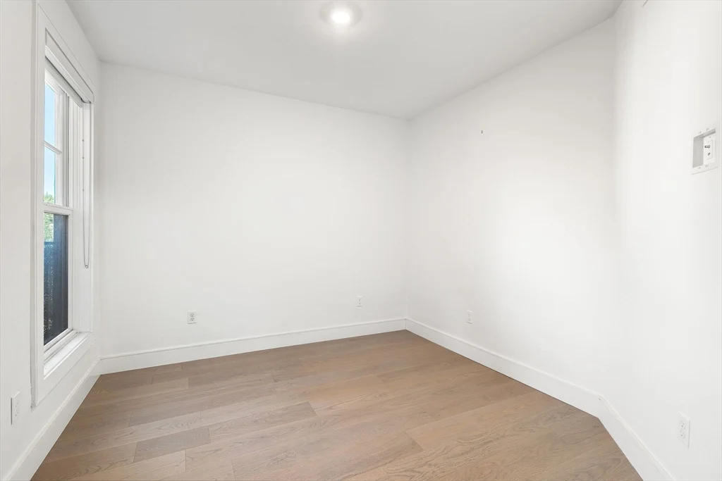 3 bed, 3 bath apartment for rent at 321 W Broadway Unit 1, South Boston — photo 23 of 33