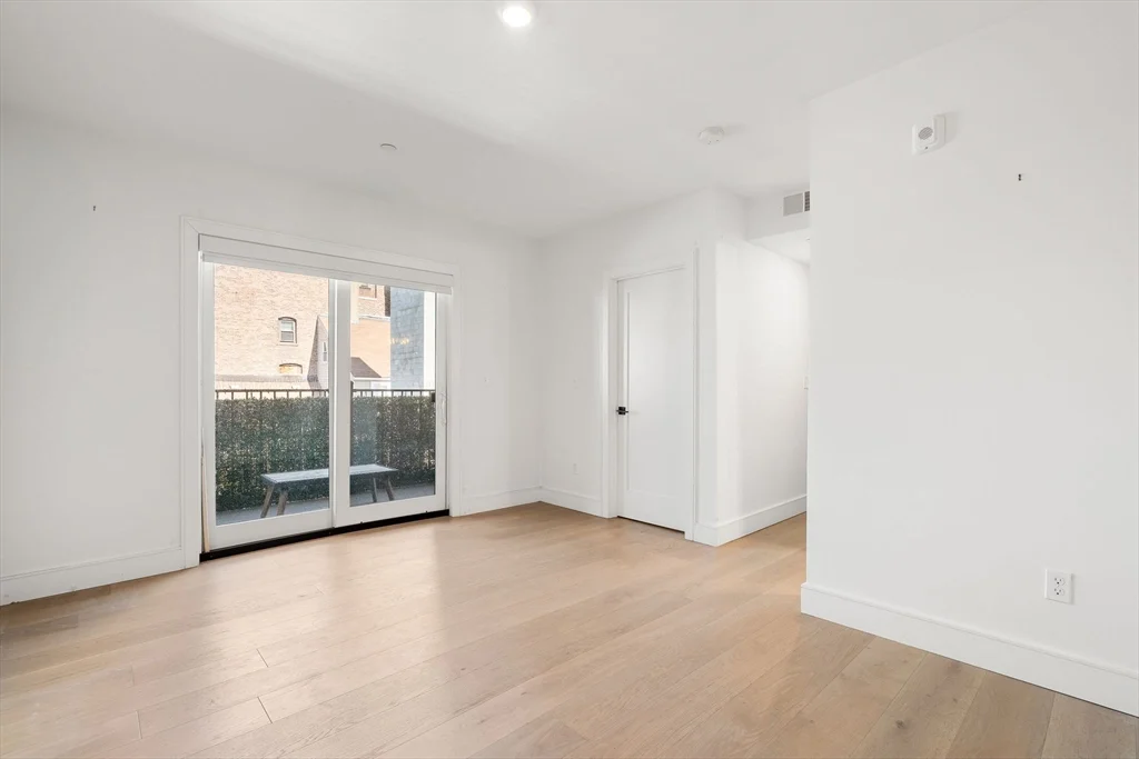 3 bed, 3 bath apartment for rent at 321 W Broadway Unit 1, South Boston — photo 17 of 33