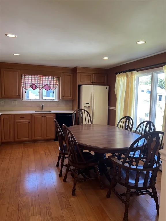 4 bed, 1 bath apartment for rent at 321 Washington St, Turkey Hill — photo 3 of 14