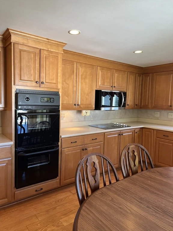 4 bed, 1 bath apartment for rent at 321 Washington St, Turkey Hill — photo 2 of 14
