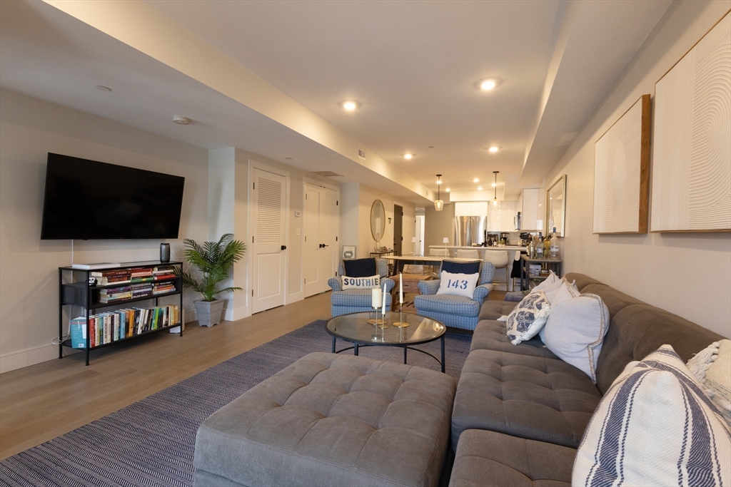 3 bed, 3 bath apartment for rent at 321 West Broadway Unit 3, South Boston — photo 9 of 21