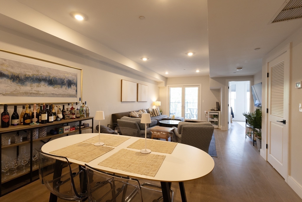 3 bed, 3 bath apartment for rent at 321 West Broadway Unit 3, South Boston — photo 4 of 21