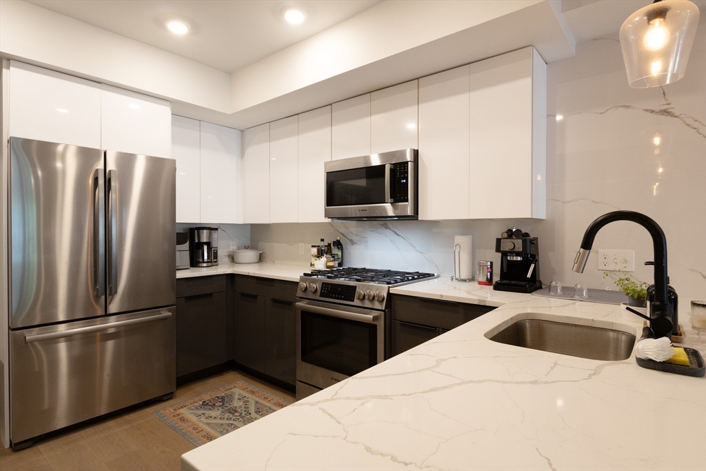3 bed, 3 bath apartment for rent at 321 West Broadway Unit 3, South Boston — photo 1 of 21