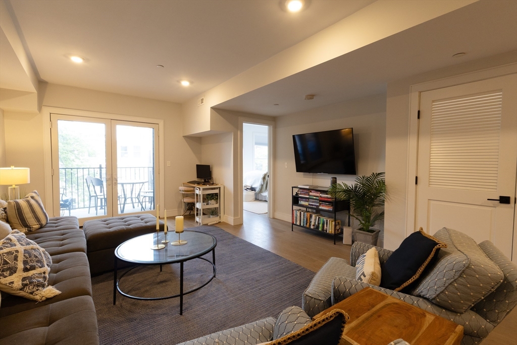 3 bed, 3 bath apartment for rent at 321 West Broadway Unit 3, South Boston — photo 8 of 21
