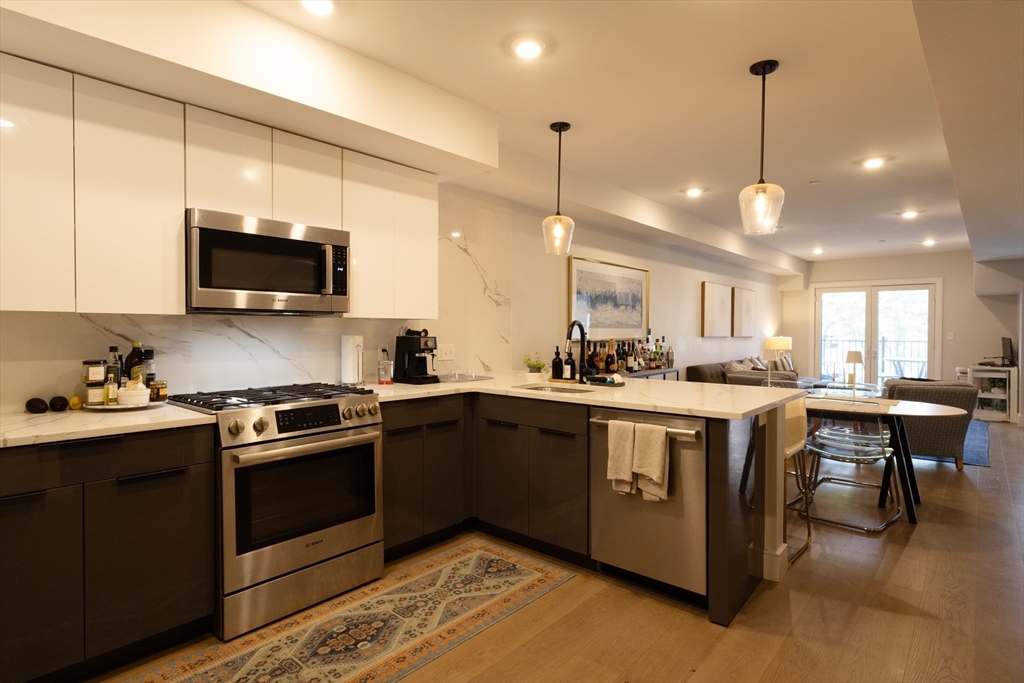 3 bed, 3 bath apartment for rent at 321 West Broadway Unit 3, South Boston — photo 2 of 21