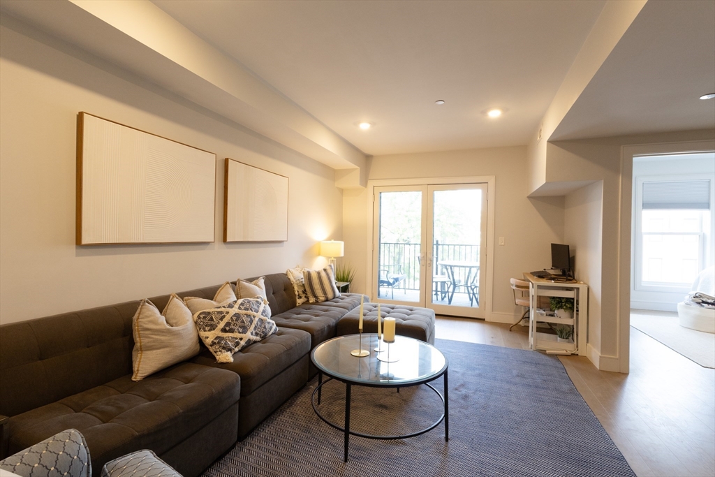 3 bed, 3 bath apartment for rent at 321 West Broadway Unit 3, South Boston — photo 6 of 21