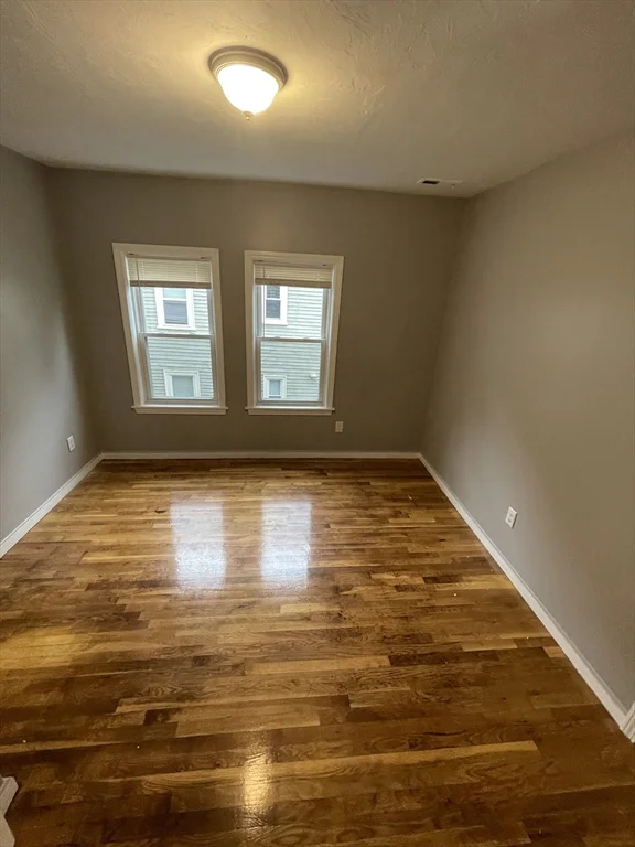 3 bed, 1 bath apartment for rent at 321 Wood Ave Unit 2, Hyde Park — photo 6 of 9