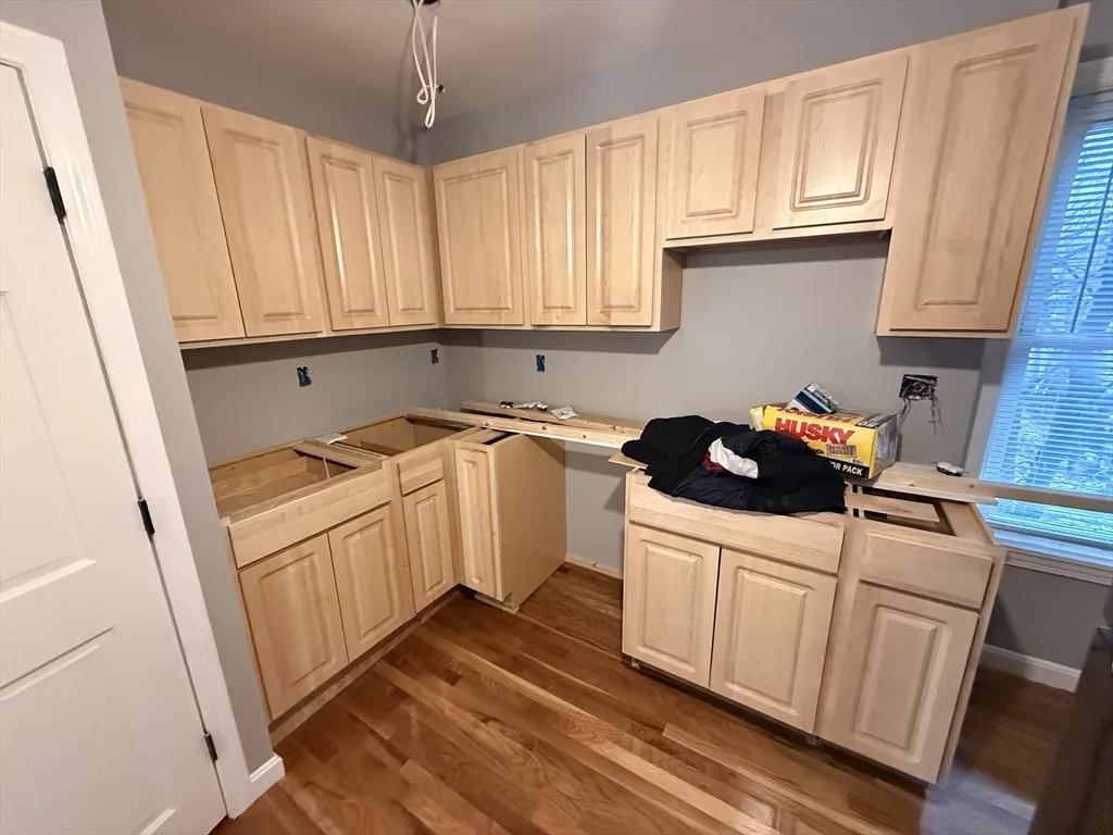 3 bed, 1 bath apartment for rent at 321 Wood Ave Unit 2, Hyde Park — photo 2 of 9