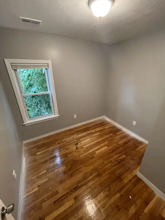 3 bed, 1 bath apartment for rent at 321 Wood Ave Unit 2, Hyde Park — photo 8 of 9
