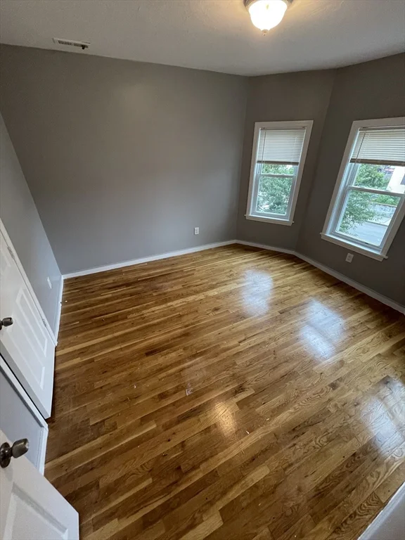 3 bed, 1 bath apartment for rent at 321 Wood Ave Unit 2, Hyde Park — photo 7 of 9