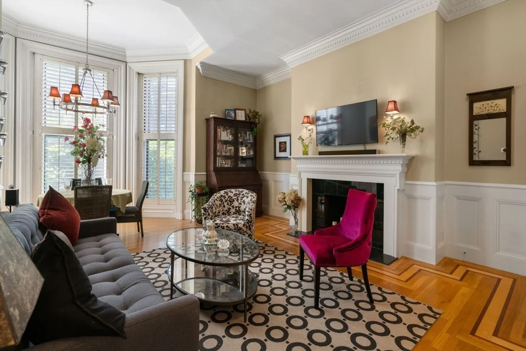 1 bed, 1 bath apartment for rent at 322 Beacon St Unit 3, Back Bay — photo 1 of 24