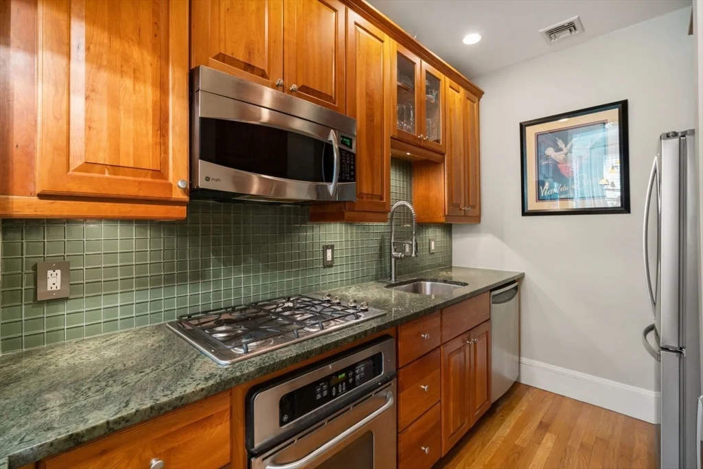 1 bed, 1 bath apartment for rent at 322 Beacon St Unit 3, Back Bay — photo 7 of 24