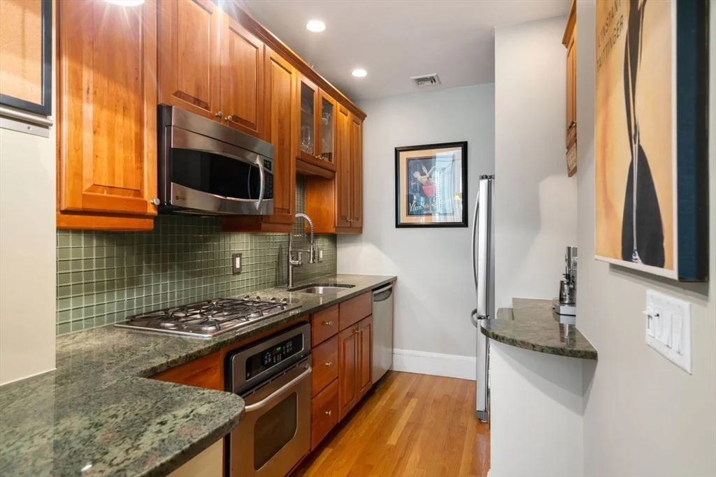 1 bed, 1 bath apartment for rent at 322 Beacon St Unit 3, Back Bay — photo 8 of 24