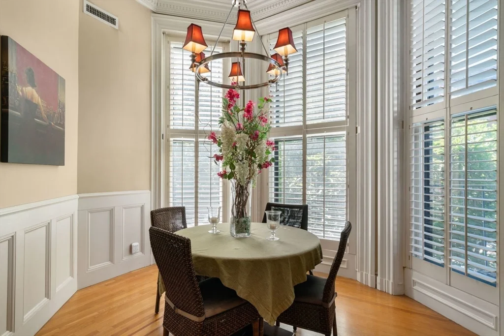 1 bed, 1 bath apartment for rent at 322 Beacon St Unit 3, Back Bay — photo 3 of 24