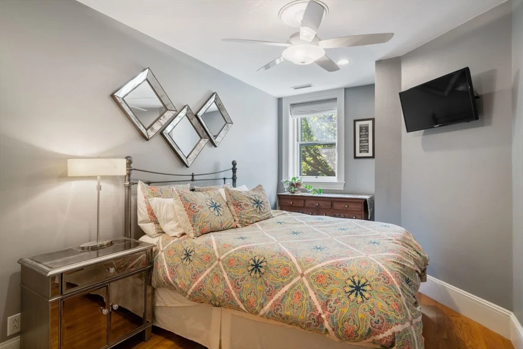 1 bed, 1 bath apartment for rent at 322 Beacon St Unit 3, Back Bay — photo 11 of 24