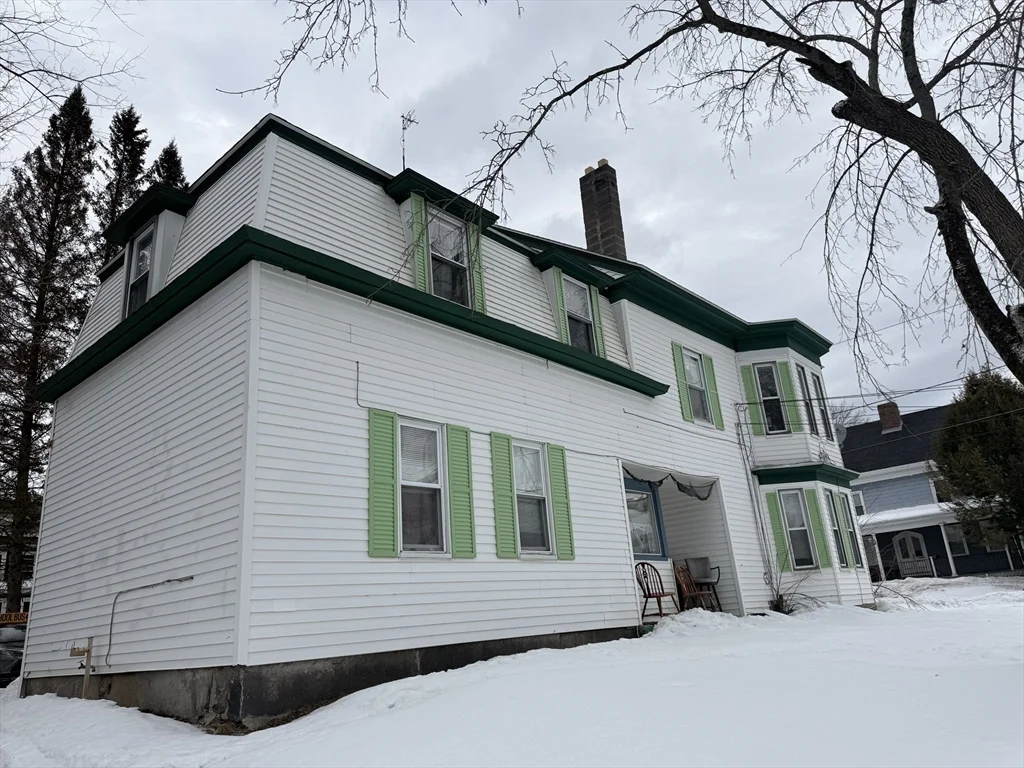 3 bed, 1 bath apartment for rent at 322 Central St Unit 2, Winchendon — photo 2 of 10