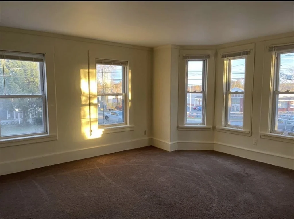 3 bed, 1 bath apartment for rent at 322 Central St Unit 2, Winchendon — photo 3 of 10