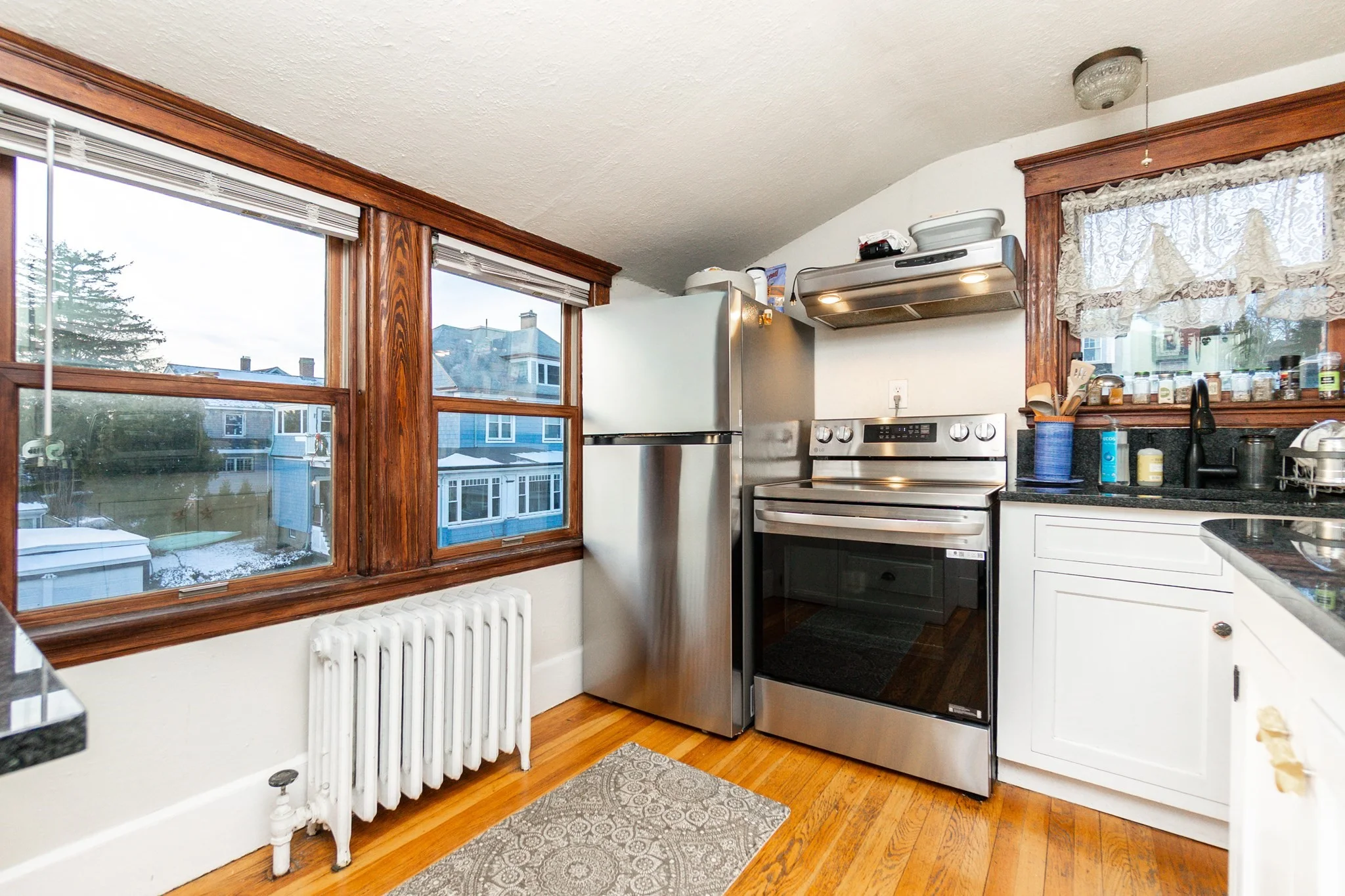 1 bed, 1 bath apartment for rent at 322 Humphrey St Unit 1, Swampscott — photo 25 of 30