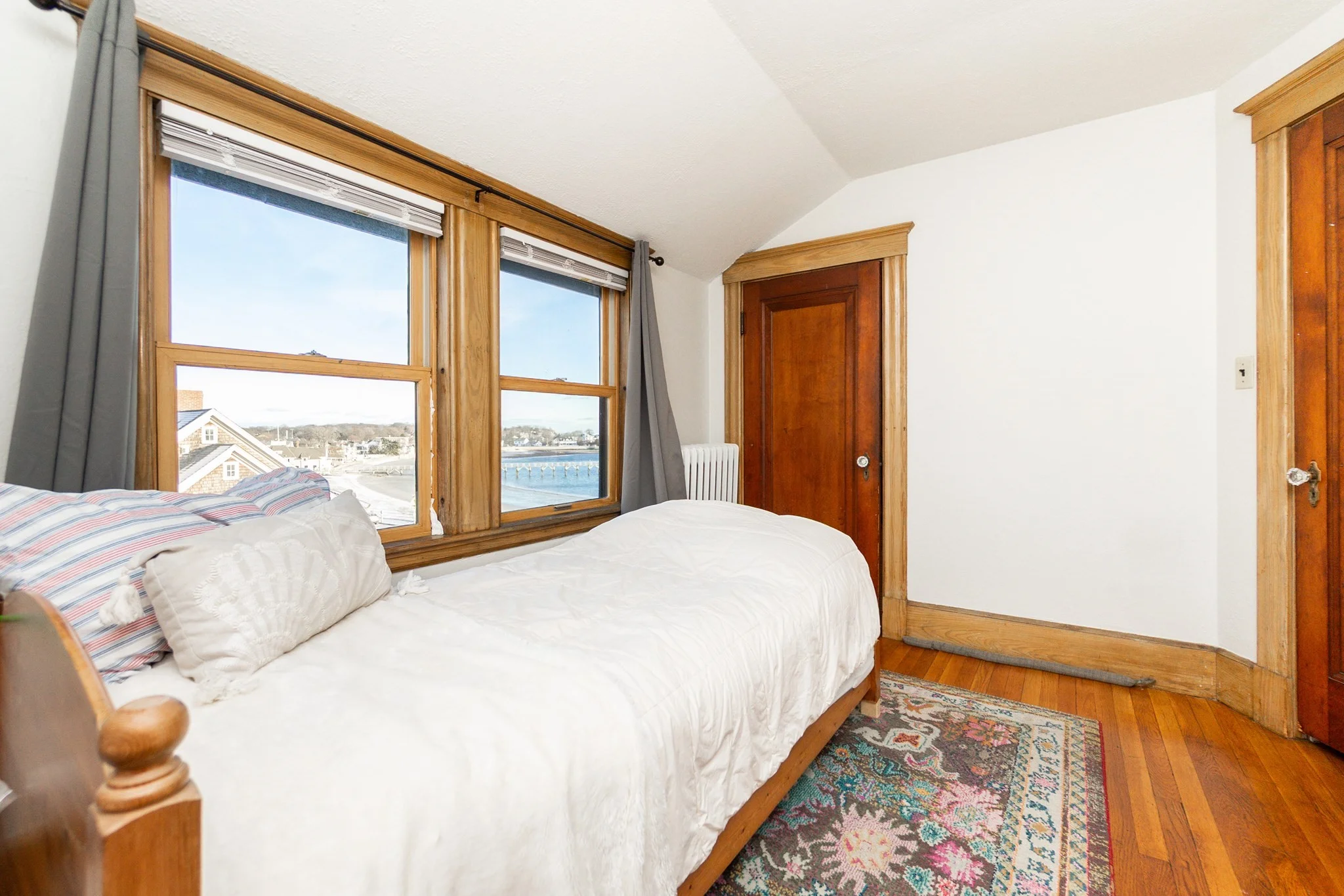 1 bed, 1 bath apartment for rent at 322 Humphrey St Unit 1, Swampscott